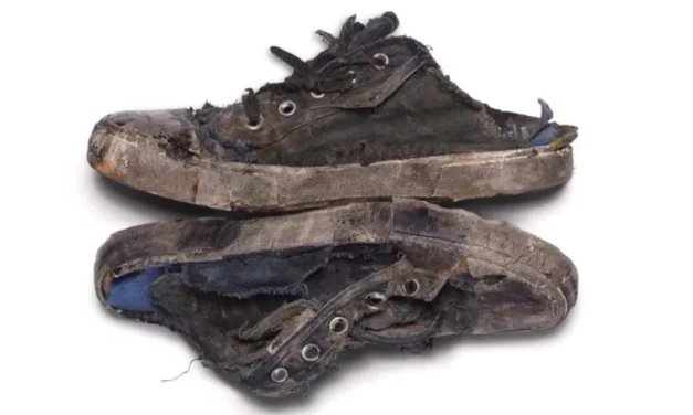 Produk Balenciaga Banyak Dikritik, Desainnya Kini Makin Aneh!