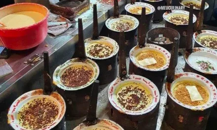 Martabak Piring, Kuliner Tradisional Yang Menjaga Cita Rasa Lokal