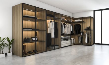 Inspirasi Lemari Kaca Untuk Tampilan Ruangan Elegan